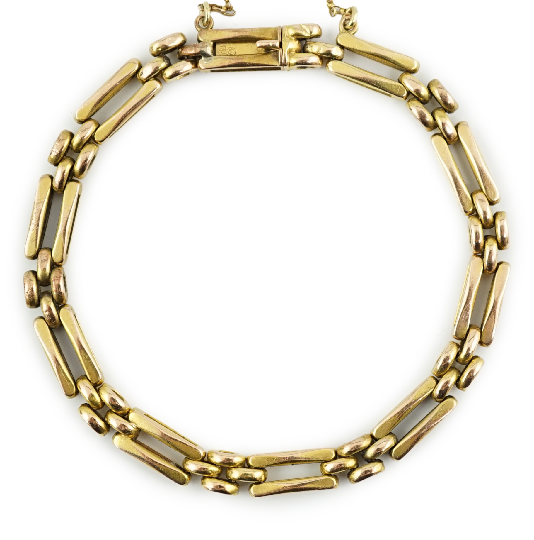 A 14k gold gate link bracelet, 18cm